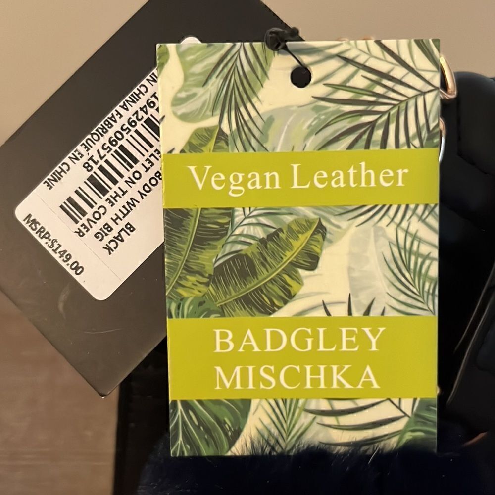 BADGLEY MISCHKA VEGAN LEATHER PURSE NEW WITH TAGS - Picture 3 of 7